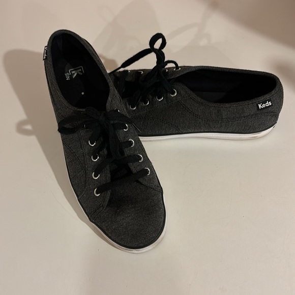 Keds women’s sneakers. - Picture 2 of 4